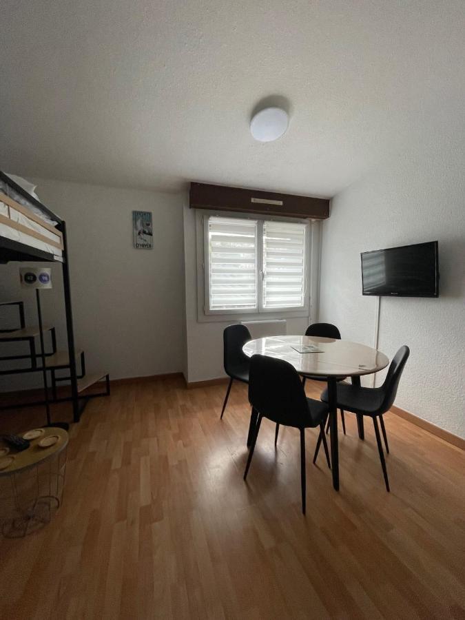 Studio Isard, Wifi Et Parking Gratuit, Navette Gratuite Au Pied De La Residence, Possibilite Forfait Menage Et Location Linge De Lit Et Toilette, A 10 Minutes A Pied Du Centre Ville Font-Romeu-Odeillo-Via Exterior foto